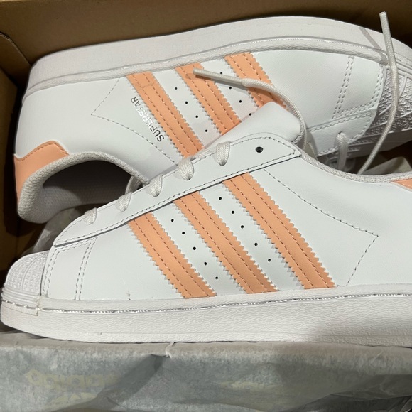Adidas girls sneakers size 3 brand new. White and peach. - Picture 7 of 13